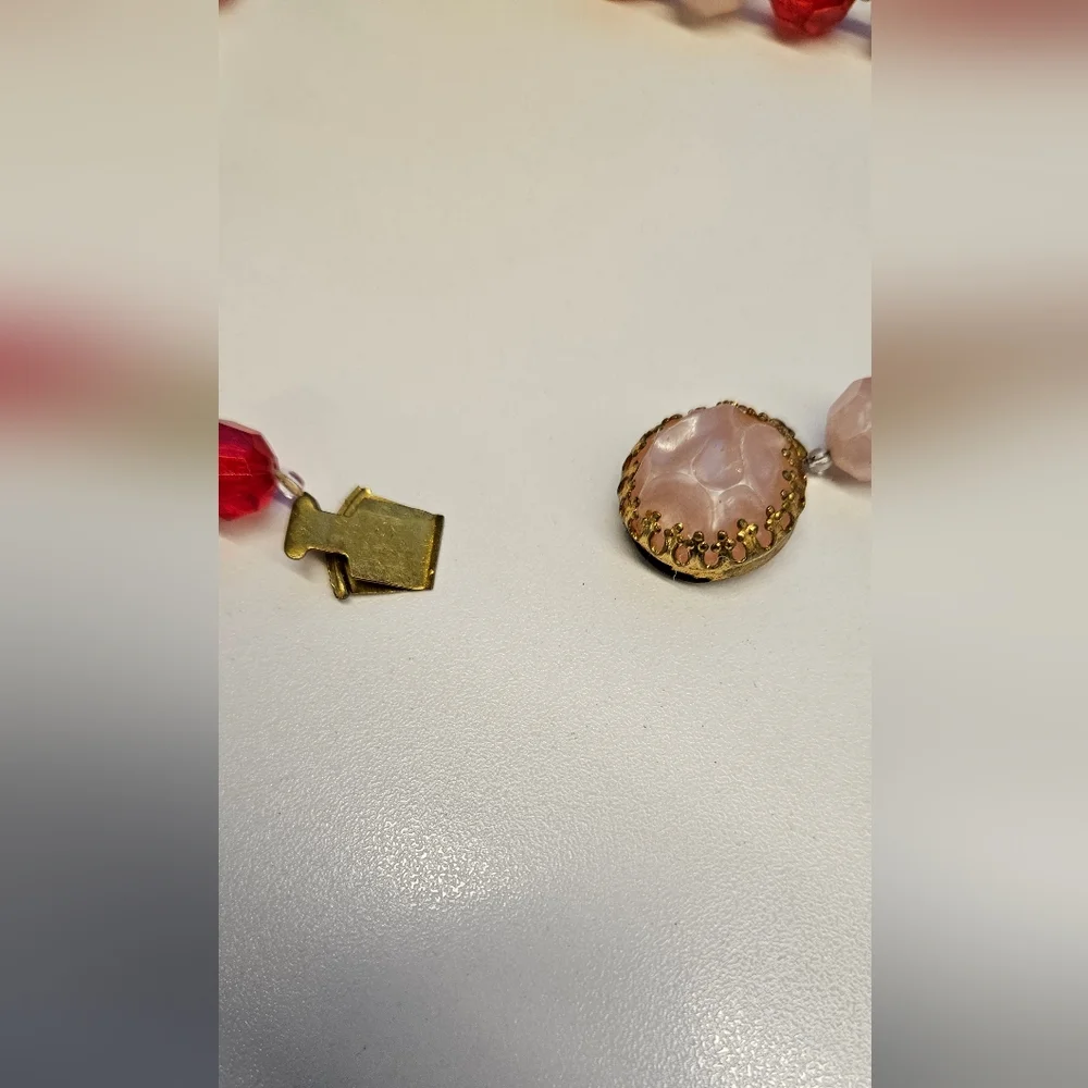VINTAGE BEADED NECKLACE
